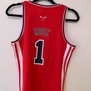 NEW DERRICK ROSE JERSEY CHICAGO BULLS! RARE!